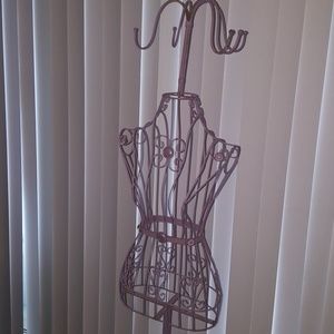 Meet your Posher, Isoka